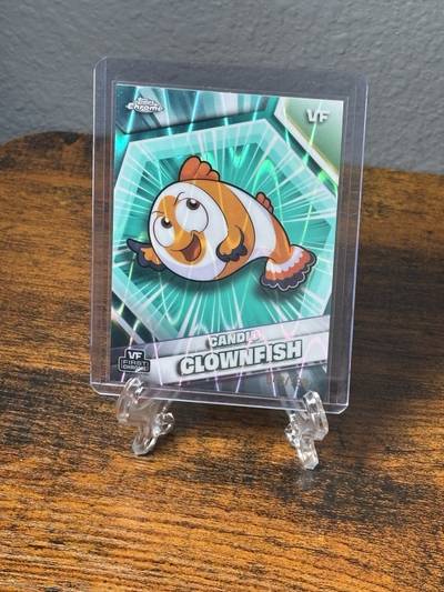 Candid Clownfish - 2026 VeeFriends Topps Chrome, Aqua Raywave Refractor /199