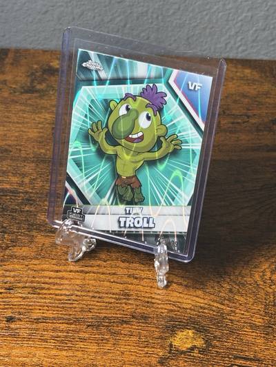 Tidy Troll - 2026 VeeFriends Topps Chrome, Aqua Raywave Refractor /199