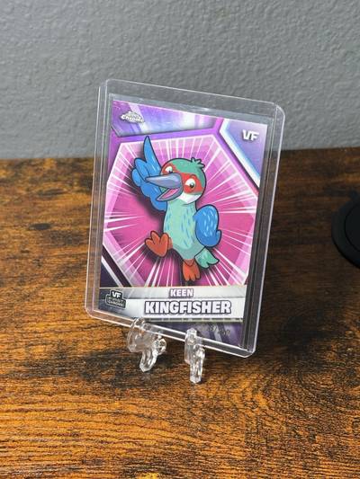 Keen Kingfisher - 2026 VeeFriends Topps Chrome, Pink Refractor /250