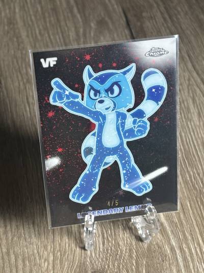 Legendary Lemur - 2026 VeeFriends Topps Chrome, Red Refractor 4/5